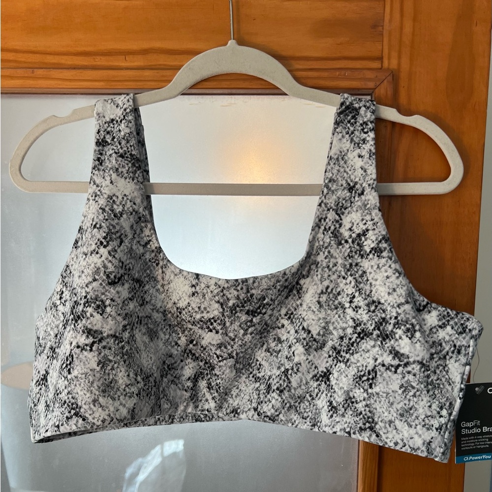 GapFit Snakeskin Print Sports Bra
